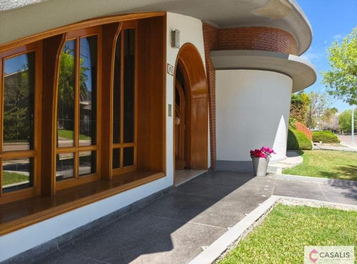Casa en Venta C/ Cochera en Godoy Cruz - 3