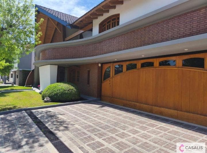 Casa en Venta C/ Cochera en Godoy Cruz - 4
