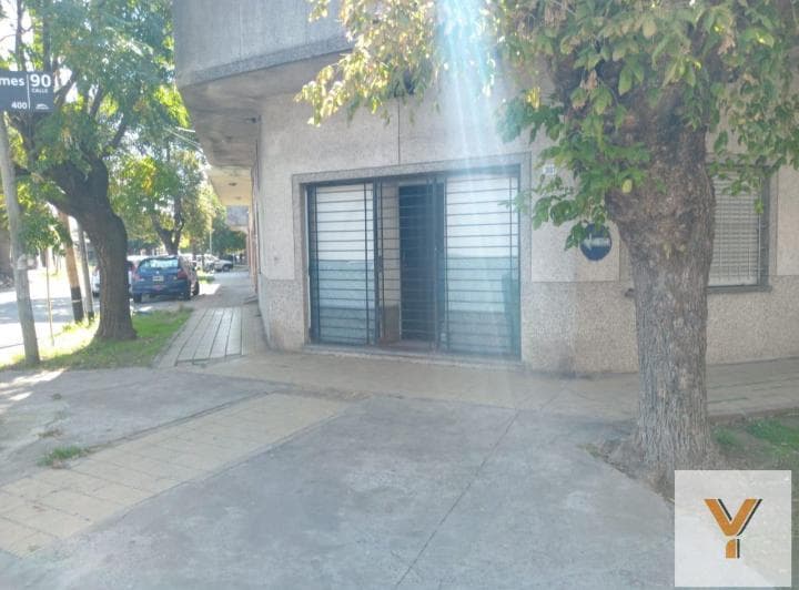 Casa en Venta - 2 Dorm. 2 Baños - General San Martin - 3