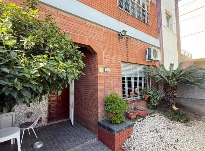 Casa 4 Ambientes con Garaje - Liniers - 3