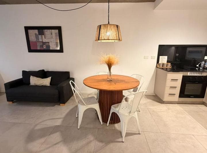 Luminoso Monoambiente con Balcón y Amenities Amoblado - 3