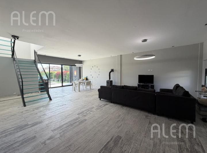 Casa en Venta en El Centauro, Canning - 4