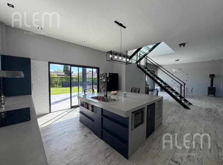 Casa en Venta en El Centauro, Canning - 3