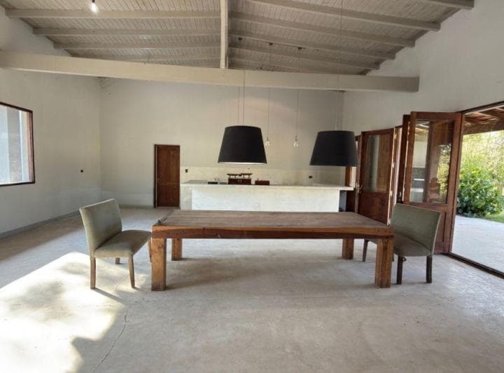 Casa de 4 Dorm., 2 en Suite, con Pileta y Vistas a Los Cerros – Lozano - 4