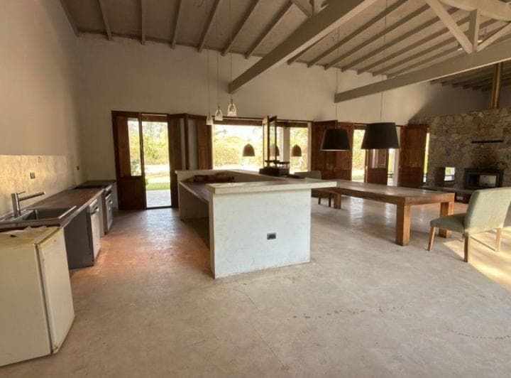 Casa de 4 Dorm., 2 en Suite, con Pileta y Vistas a Los Cerros – Lozano - 5