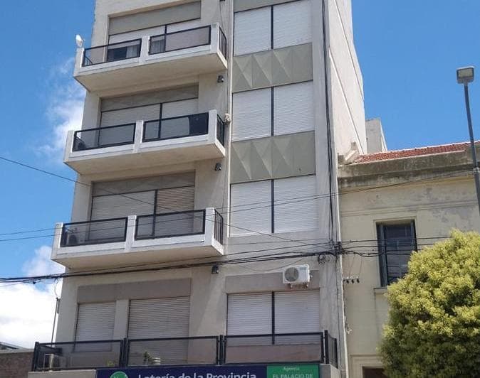 Departamento en Venta - 1 Dormitorio 1 Baño - Cochera - 113 m² - Coronel Dorrego - 2