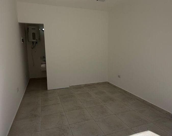Oportunidad - Local Comercial - Oficina en Alquiler a m de Av Patria. - 2