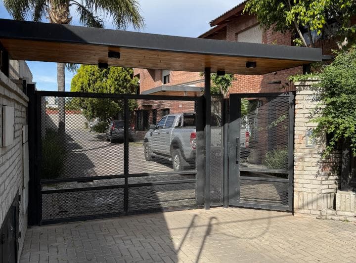 Duplex en Venta 3 Dorm. Juan Battle Planas - 2