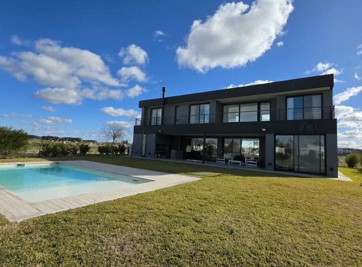 Casa de Diseño Moderno en La Alameda Canning - 5