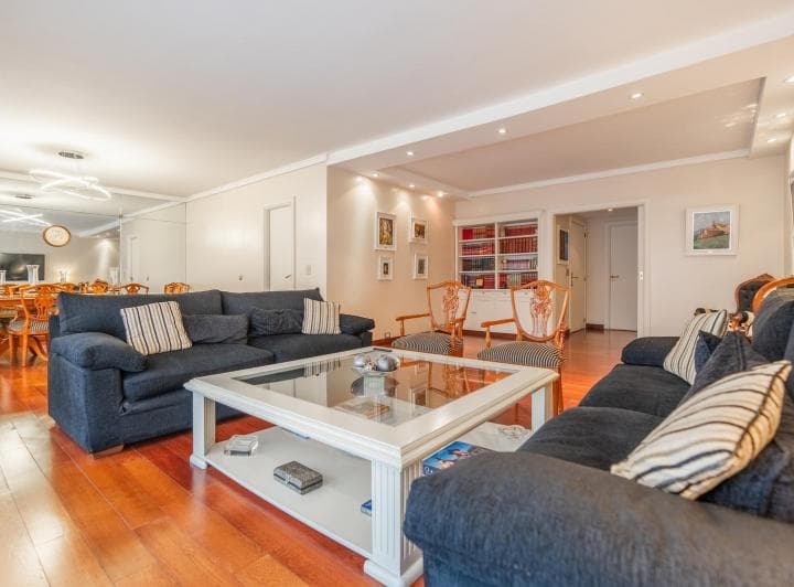 Semipiso 5 Ambientes con Cochera y Palier Privado – Apto Crédito – Recoleta - 2