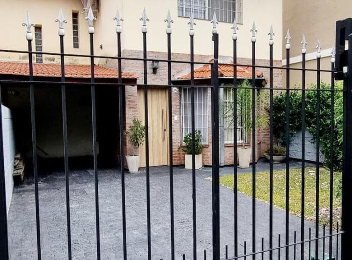 Triplex con Patio y Pileta en Venta en Ituzaingo - 2
