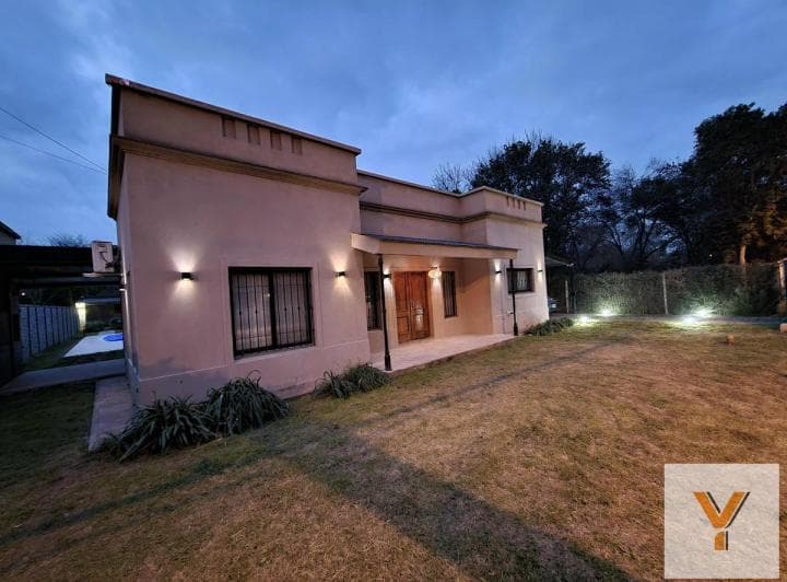 Casa en Venta - 2 Dorm. 2 Baños - 907 m² - Las Casuarinas, Luján - 2