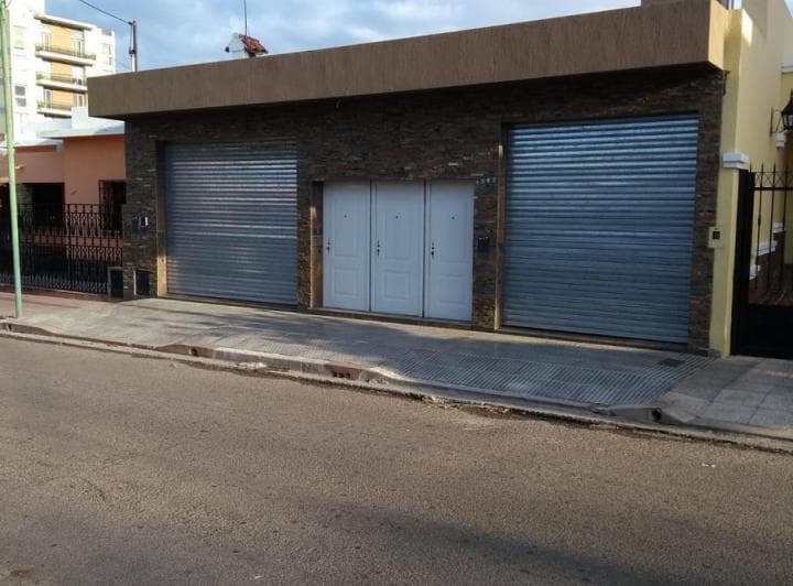 Casa en Venta - 4 Dorm. 3 Baños - Local - 257 m² - San Luis - 2