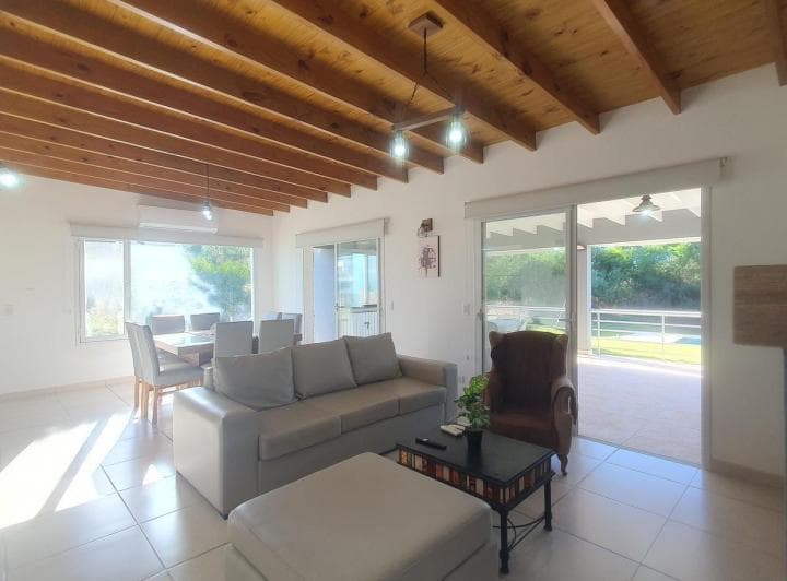 Casa en Venta - 3 Dorm. 2 Baños - Residencial I - 4