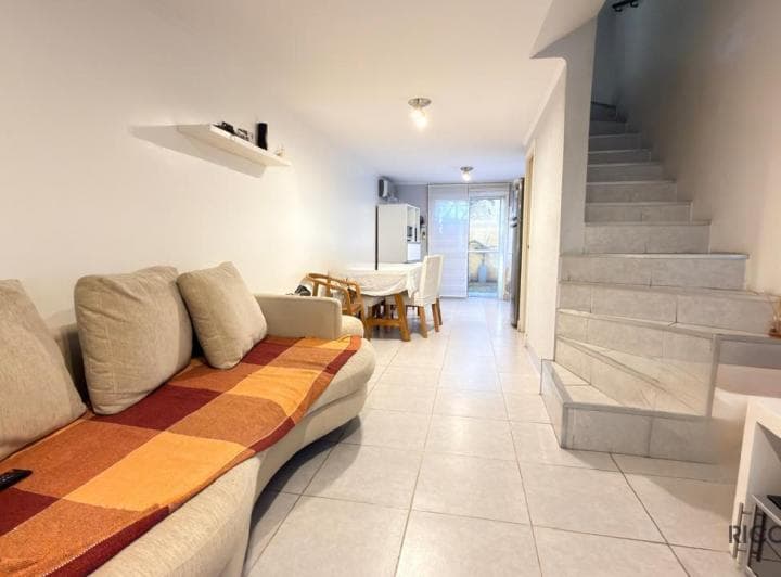 Duplex 3 Ambientes con Cochera en Ranelagh, Sobre Calle 32 Al 3500 - 3
