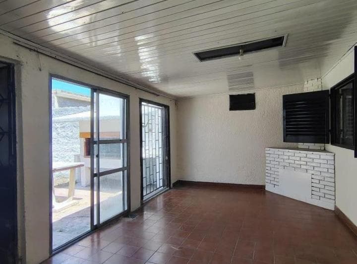 Casa en Venta - 2 Dorm. 1 Baño - 220 m&sup2; - Río Cuarto - 2