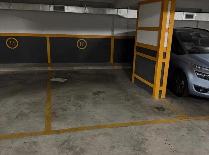 Cochera en Venta - 13,2 m² - Colegiales - 3