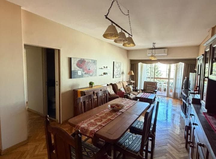 Venta Departamento de 5 Ambientes con Espacio Guardacoches - 2