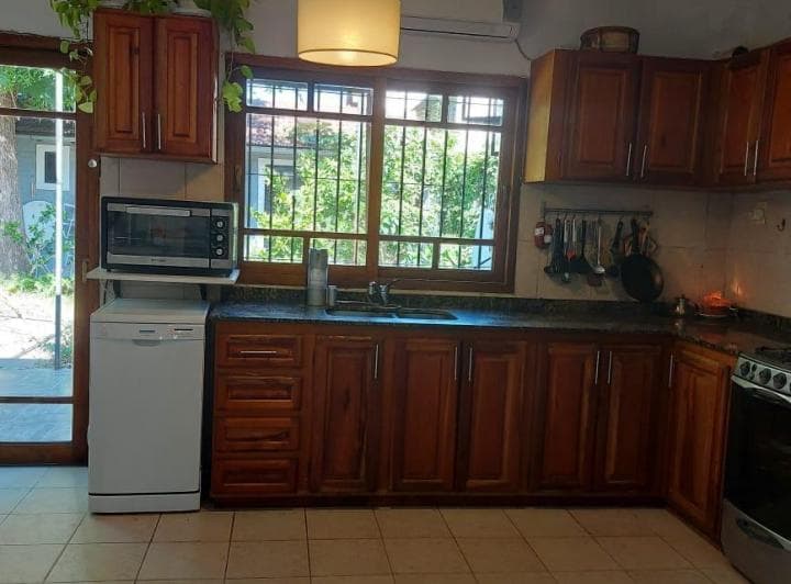 Casa en Venta - 3 Dorm. 3 Baños - Cochera - 235 m² - Castelar - 4