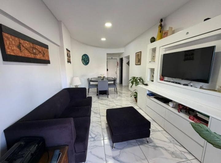 Excelente Departamento 2 Ambientes con Balcón Sobre Av de Mayo - 3