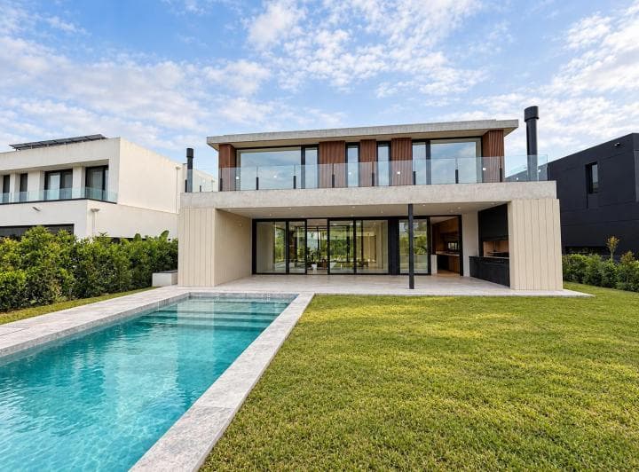 Venta de Exclusiva Casa Moderna, Carpinchos / Nordelta - 2