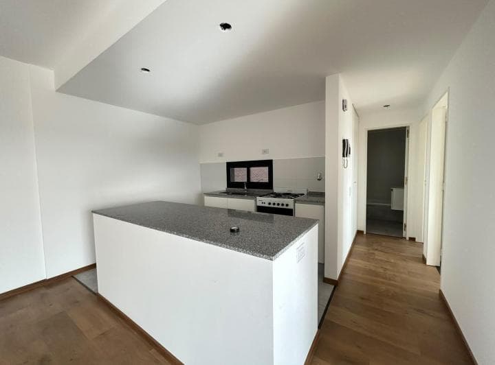 Alquiler Departamento 2 Dorm. con Cochera Fisherton - 4