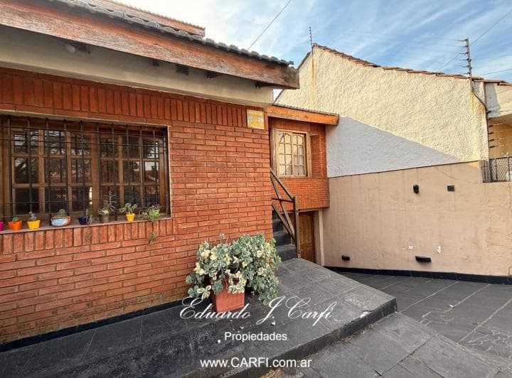 Venta de Casa 4 Ambientes - Castelar Norte - 2
