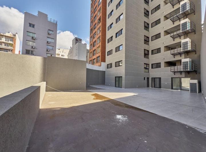 Venta 5 Ambiente 3 Cocheras Balcon Patio Caballit0 - 3