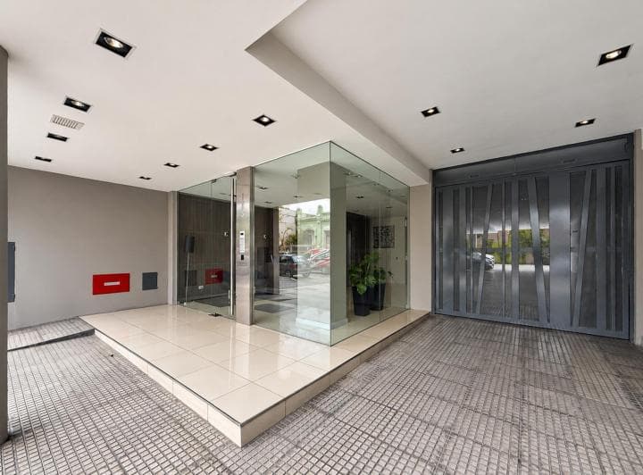 Venta Departamento Semipiso 3 Ambientes en Villa Urquiza con Balcon y Patio - 2