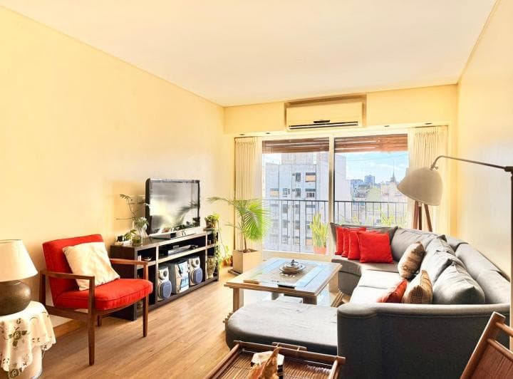 Venta Piso Alto 5 Amb C/balcon y Cochera Caballito - 2