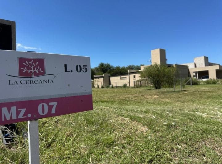 Venta Lote Bº La Cercania Usd 69.999 con Posibilidad de Financiacion - 4