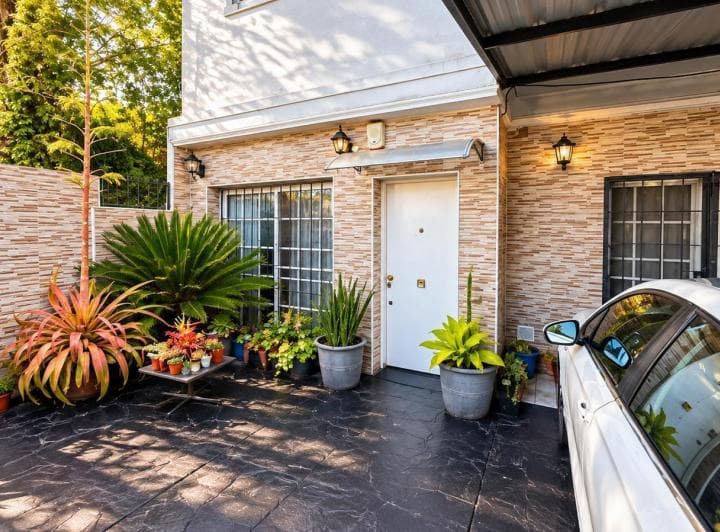 Venta Casa San Miguel, 3 Dorm., Quincho y Parrilla, Estacionamiento 2 Autos PH a La Calle - 2