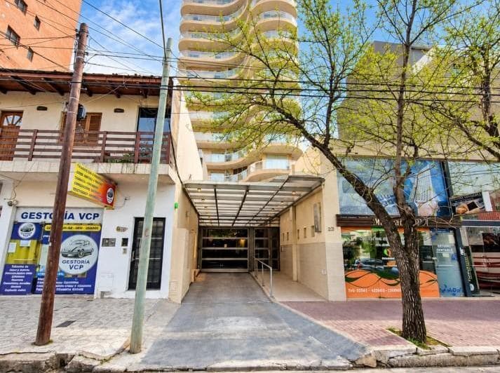 Monoambiente en Pleno Centro con Patio Propio. Piscina y Quincho en Terraza - 2