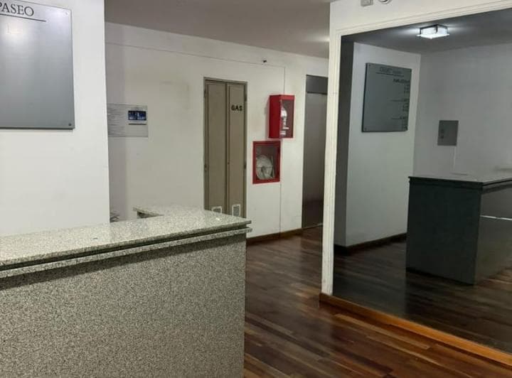 Excelente Oficinas en Alquiler - Centro 27 de Abril - 3