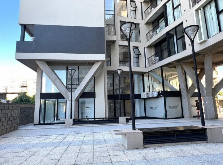 Local Comercial + 2 Cocheras en Escobar Centro - 2