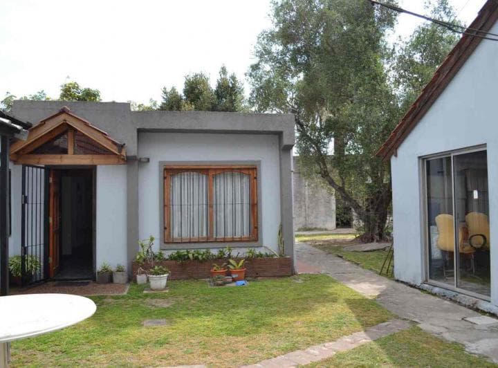 Casa en Venta Lomas de Zamora con Jardin y Galpon - 5