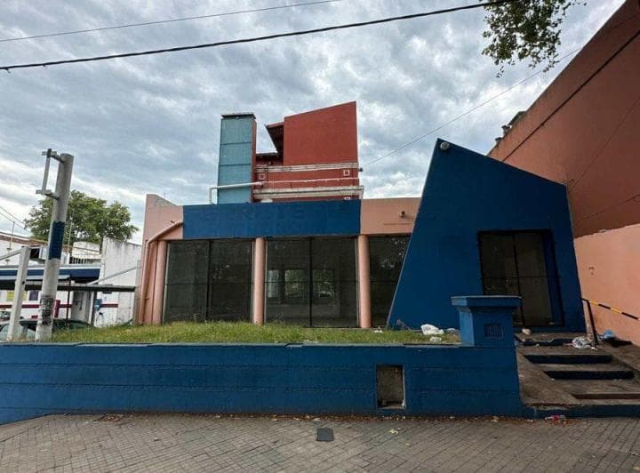Terreno en Venta con Local Comercial Alberdi - 2