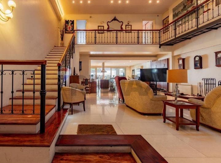 Casa con Jardin y Pileta Financia 100%! - 2