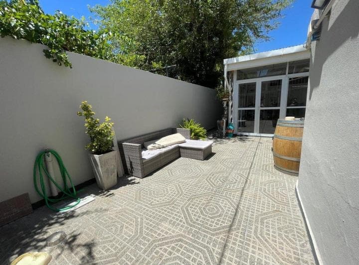 Venta Casa 4 Dorm. con Pileta, Centro Este - 5