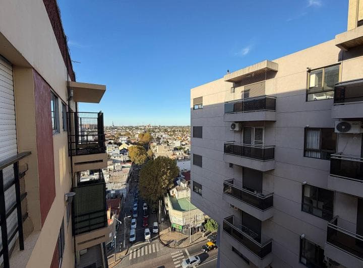 Venta Departamento 3 Ambientes Avellaneda Balcon - 2