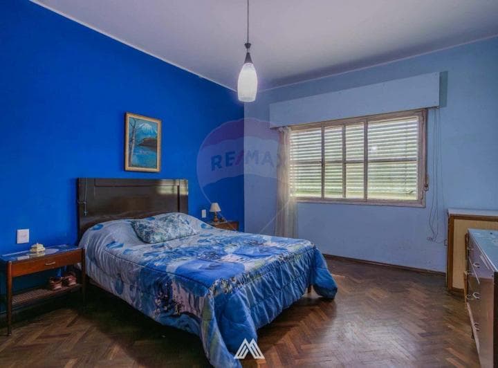 Venta Casa 3 Dorm, 1 B, Jardin, Galpon, Cocheras - 3