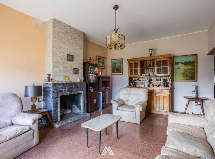 Venta Casa 3 Dorm, 1 B, Jardin, Galpon, Cocheras - 2