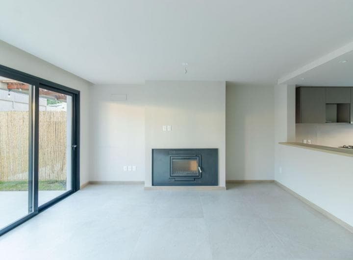 Venta Casa 3 Dorm. con Seguridad en Carrasco - 4