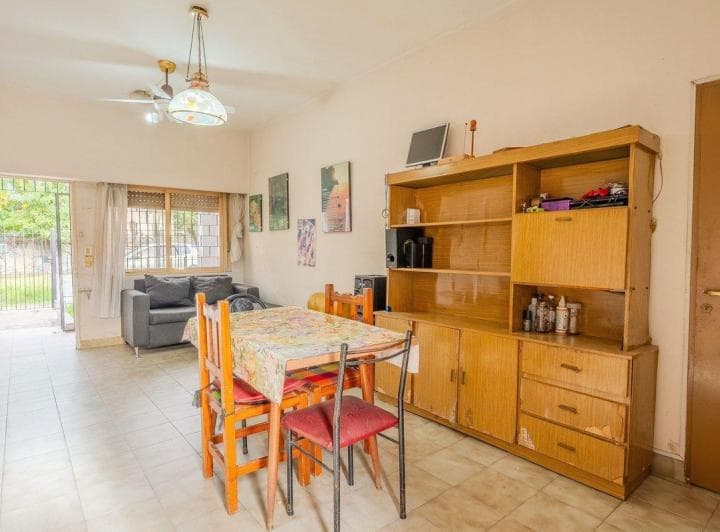 Venta Casa 3 Amb con Cochera y Parque - 3