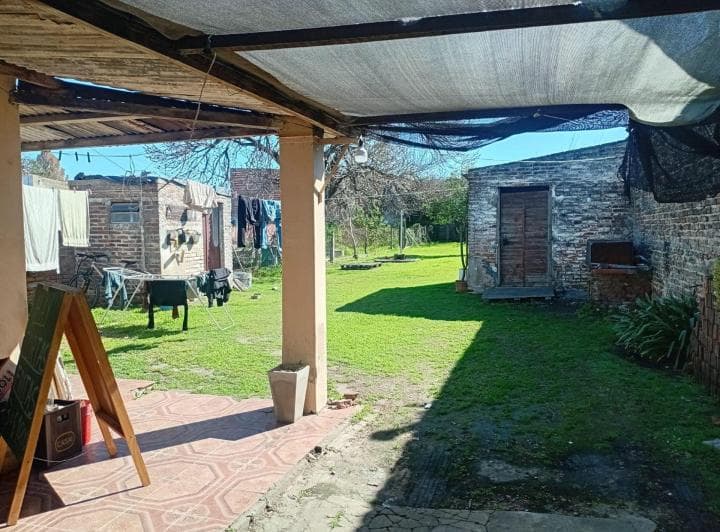 Casa con Gran Terreno en Zona Aeropuerto Paraná - 2