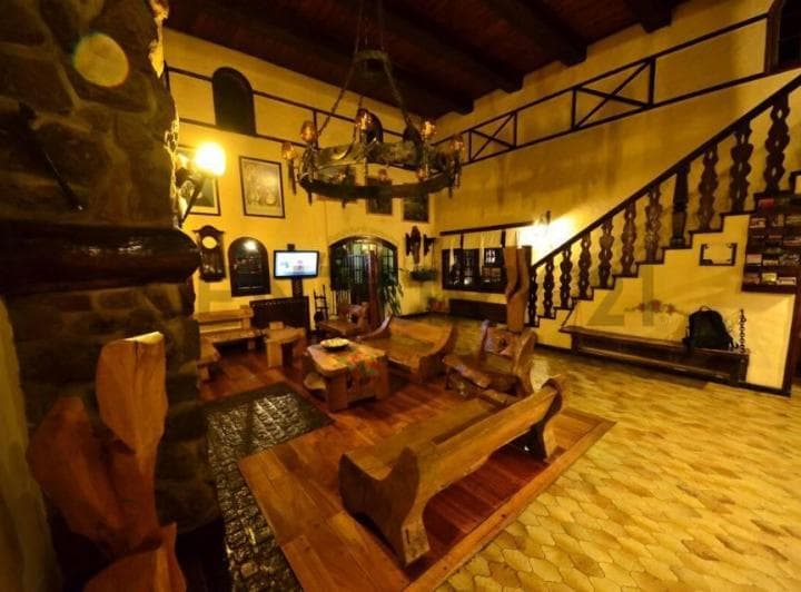 Venta Hostería – Ícono de San Martín de Los Andes Frente Al Lago Lácar - 4