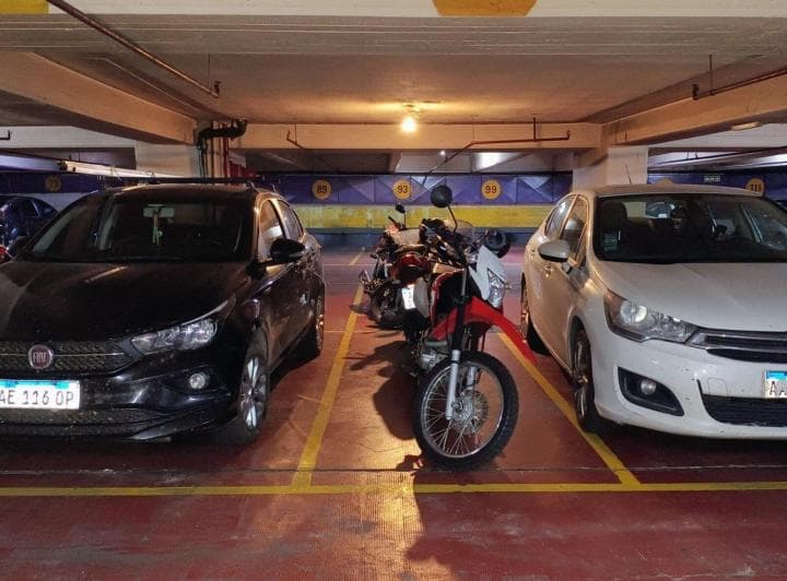 Venta | Inversión en Recoleta | Cochera Para 2 Motos | Alto Potencial de Renta - 2