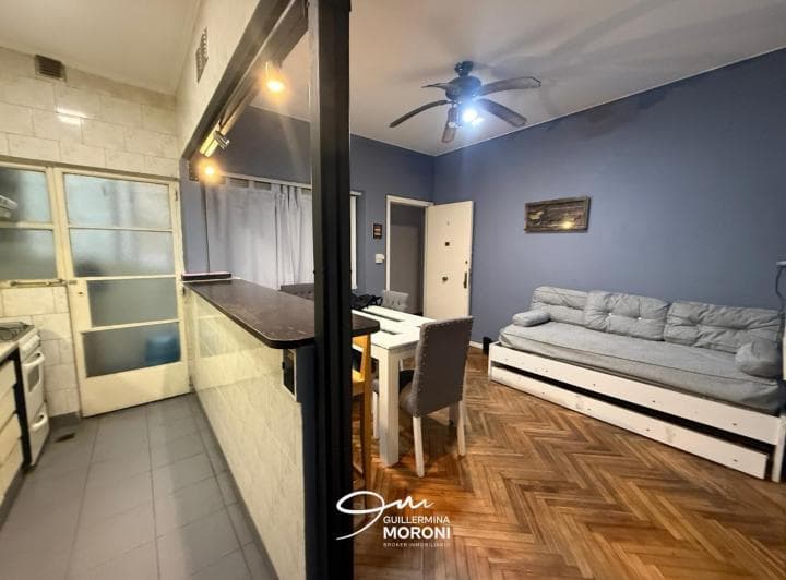 Departamento de Dos Ambientes a La Calle con Balcón, Zona Plaza Colón - 2