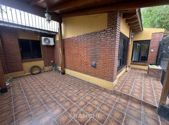 Casa en Venta en Barrio 21 de Julio - 3