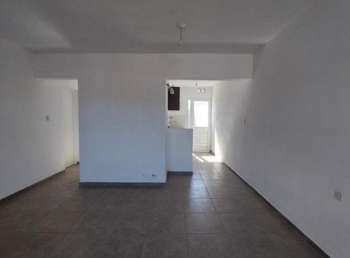 B° Alta Cba de Horizonte: Casa de 1 Dormitorio con Patio y Cochera! - 2